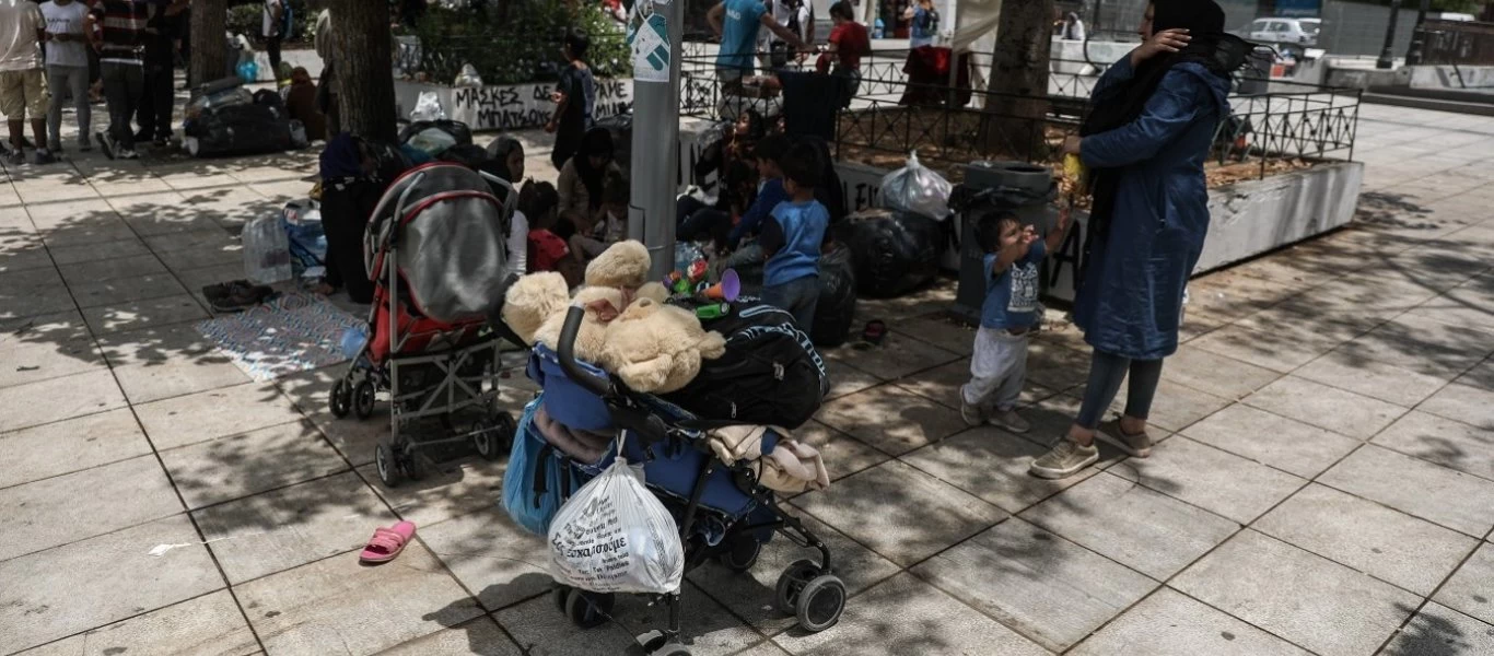 ΕΛ.ΑΣ: Επιχείρηση εκκένωσης της πλατείας Βικτωρίας (βίντεο) (upd)